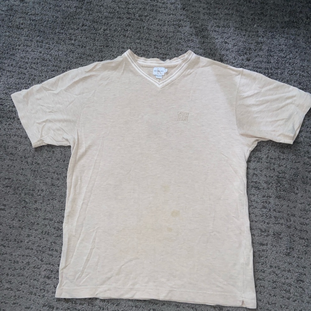 Men’s beige V-neck t-shirt